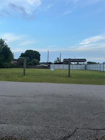 6721 Whitton Drive, Houston, TX 77085