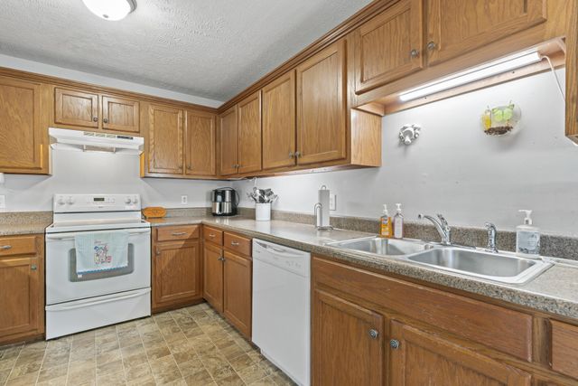 105 Bonnie Oak Dr, Lebanon, TN 37087
