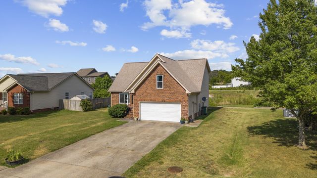105 Bonnie Oak Dr, Lebanon, TN 37087