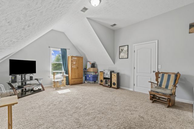 105 Bonnie Oak Dr, Lebanon, TN 37087