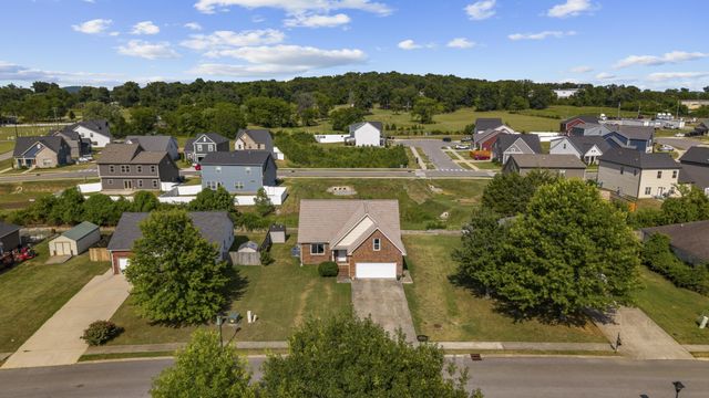 105 Bonnie Oak Dr, Lebanon, TN 37087