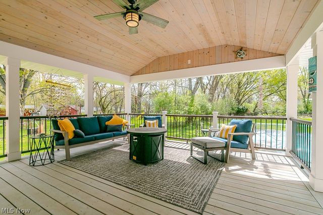 33510 Lake Shore Boulevard, Lakeline, OH 44095