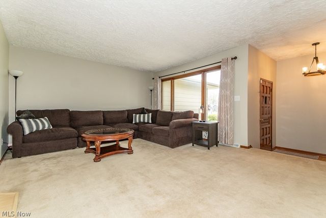 33510 Lake Shore Boulevard, Lakeline, OH 44095