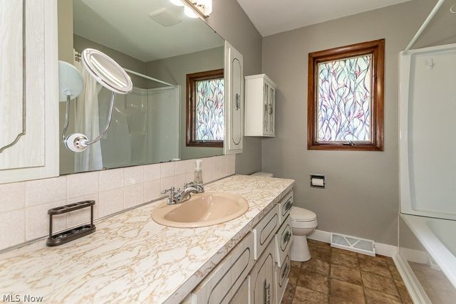 33510 Lake Shore Boulevard, Lakeline, OH 44095