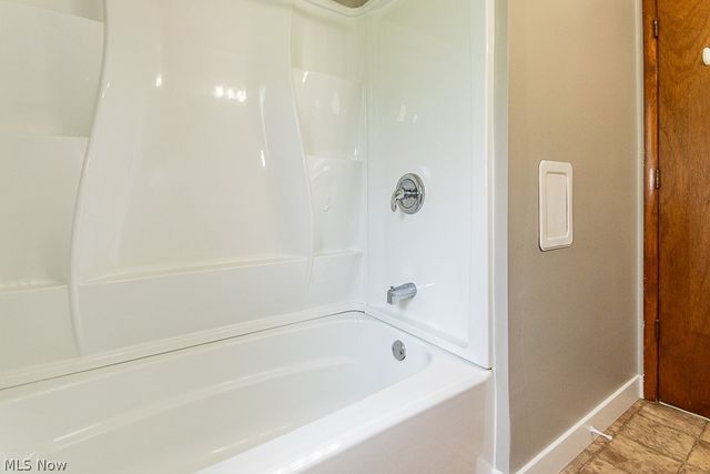 33510 Lake Shore Boulevard, Lakeline, OH 44095