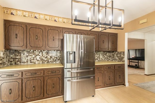 33510 Lake Shore Boulevard, Lakeline, OH 44095
