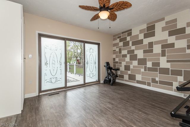 33510 Lake Shore Boulevard, Lakeline, OH 44095