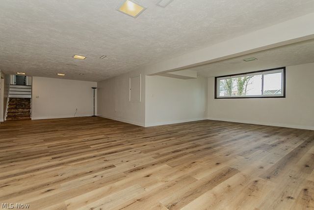 33510 Lake Shore Boulevard, Lakeline, OH 44095