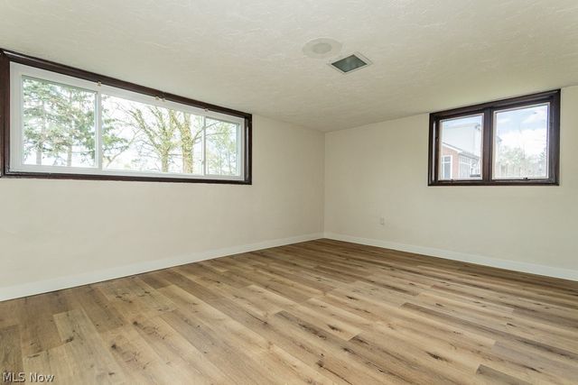 33510 Lake Shore Boulevard, Lakeline, OH 44095