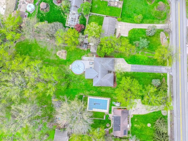 33510 Lake Shore Boulevard, Lakeline, OH 44095