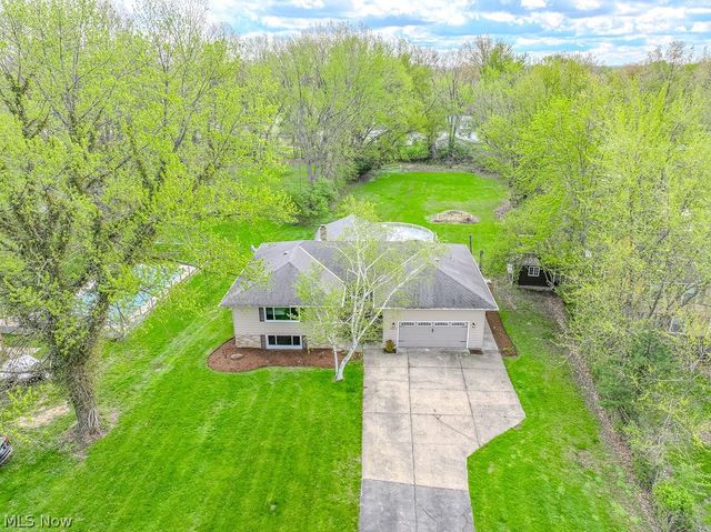 33510 Lake Shore Boulevard, Lakeline, OH 44095