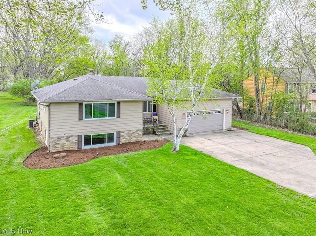 33510 Lake Shore Boulevard, Lakeline, OH 44095