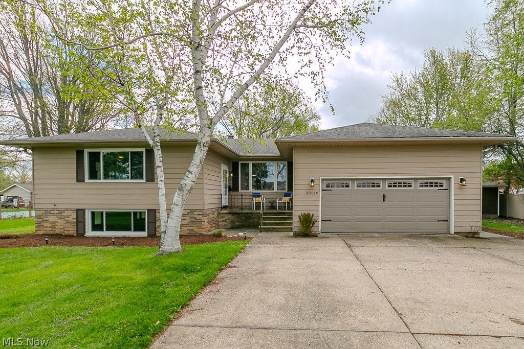 33510 Lake Shore Boulevard, Lakeline, OH 44095