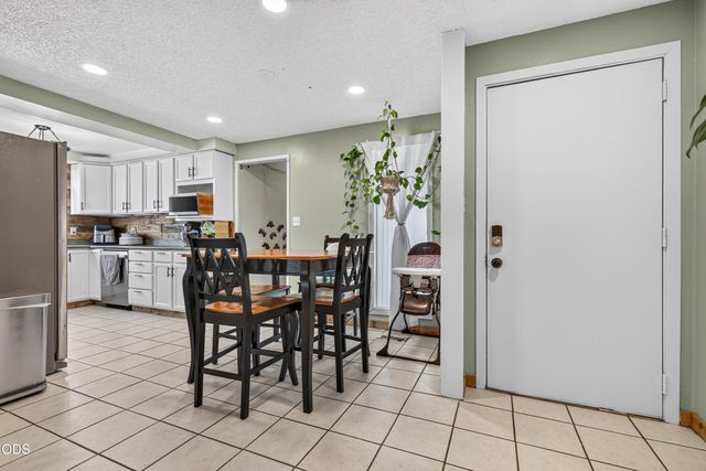 46 Tracy Avenue, Eagle Point, OR 97524