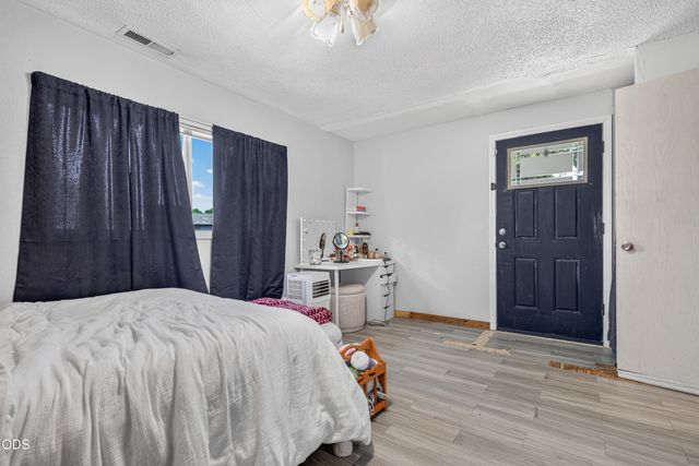 46 Tracy Avenue, Eagle Point, OR 97524