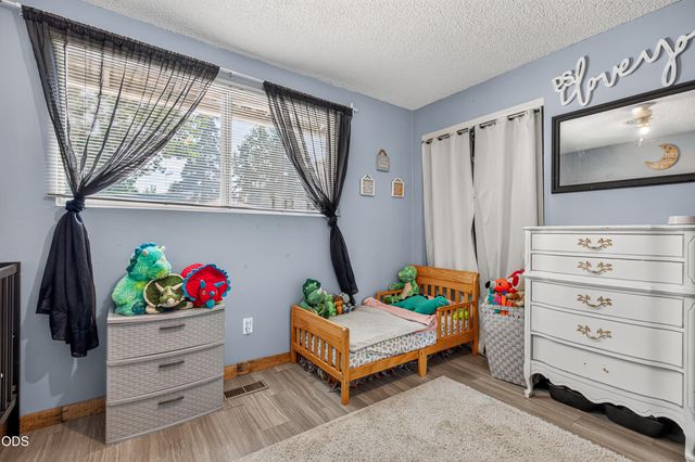 46 Tracy Avenue, Eagle Point, OR 97524