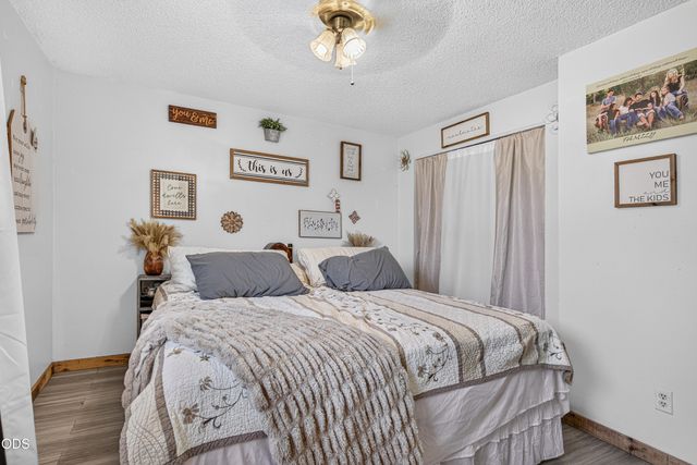 46 Tracy Avenue, Eagle Point, OR 97524