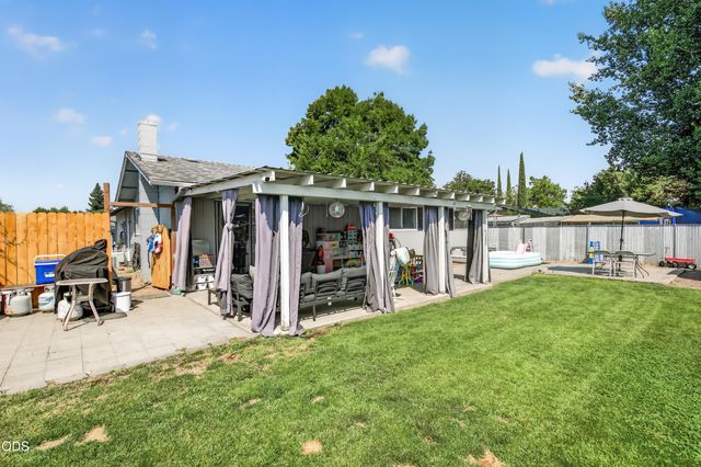 46 Tracy Avenue, Eagle Point, OR 97524