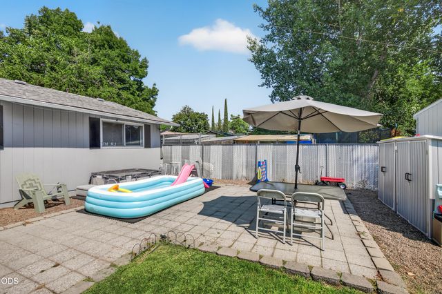 46 Tracy Avenue, Eagle Point, OR 97524