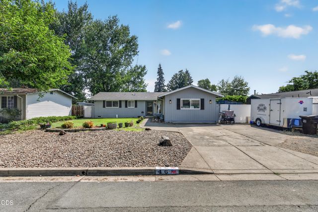 46 Tracy Avenue, Eagle Point, OR 97524