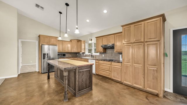 2460 Wranglers Retreat, Wichita Falls, TX 76310
