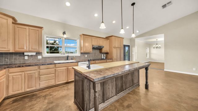 2460 Wranglers Retreat, Wichita Falls, TX 76310