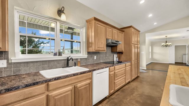 2460 Wranglers Retreat, Wichita Falls, TX 76310