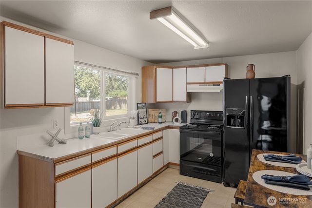 6146 - 6148 88th Street SW, Lakewood, WA 98499