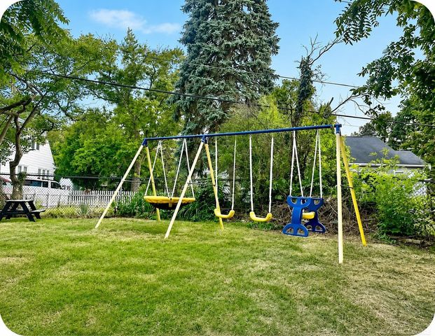 3633 Sherwood Drive, Flint, MI 48503