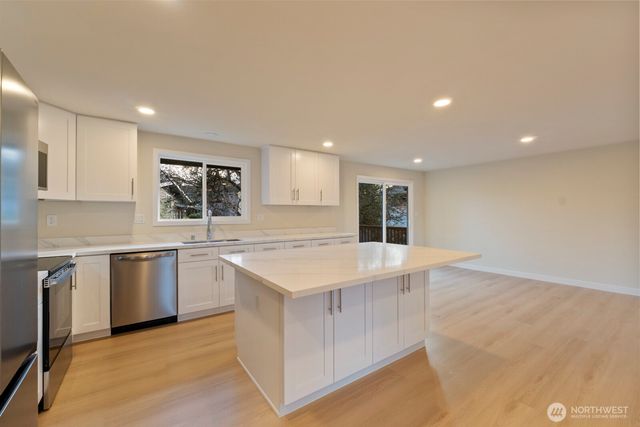 14522 NE 5th Street, Bellevue, WA 98007