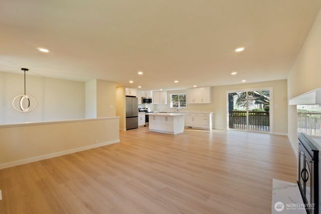 14522 NE 5th Street, Bellevue, WA 98007