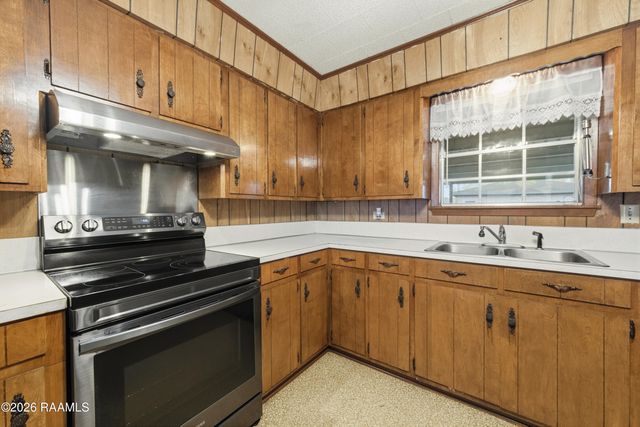 1168 Simon Angelle Road, Arnaudville, LA 70512