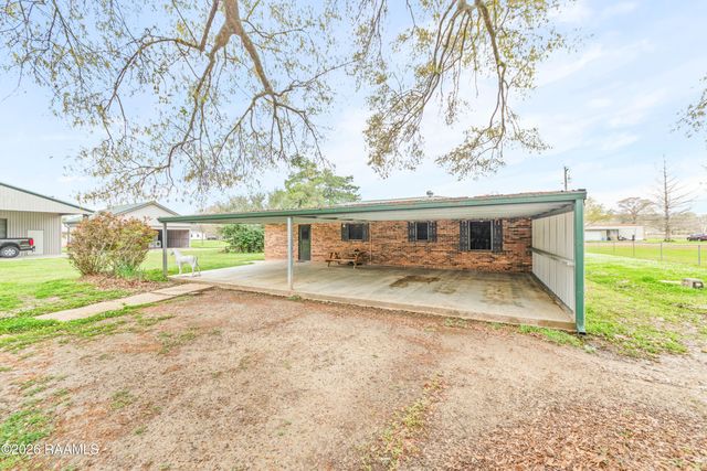 1168 Simon Angelle Road, Arnaudville, LA 70512