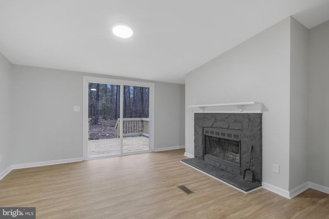 5003 HOLLY DR, Partlow, VA 22534