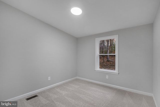 5003 HOLLY DR, Partlow, VA 22534