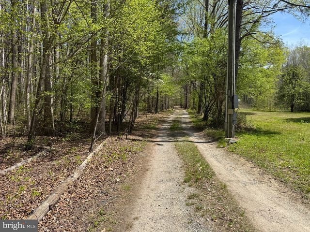 5003 HOLLY DR, Partlow, VA 22534