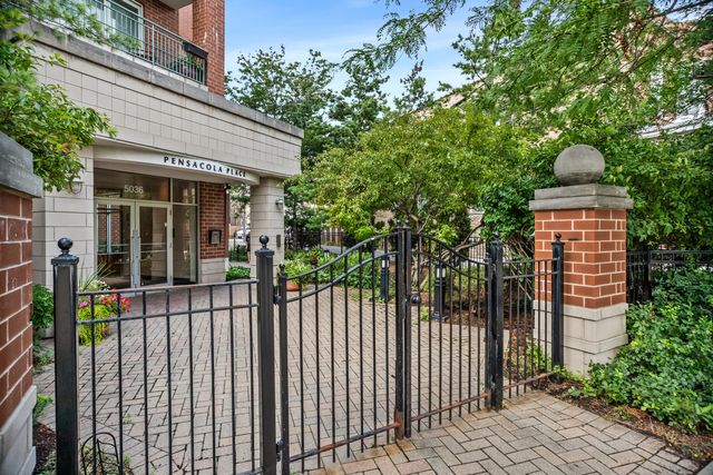 5036 W PENSACOLA Avenue 309, Chicago, IL 60641