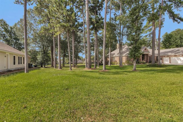 19 Grey Moss Lane, Montgomery, TX 77356