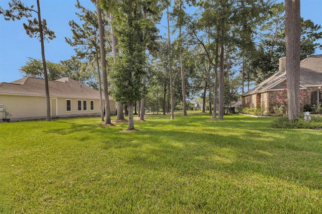 19 Grey Moss Lane, Montgomery, TX 77356