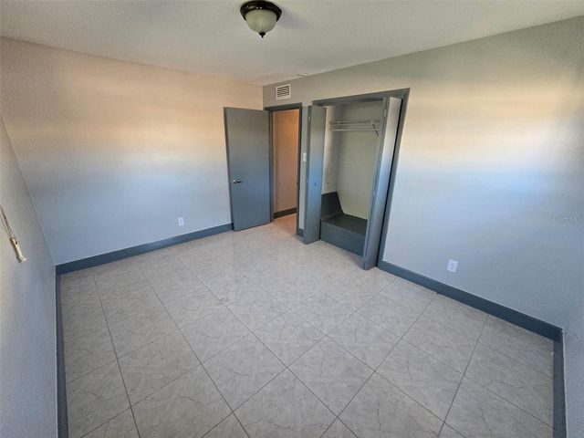 5005 STOLLS AVENUE, Tampa, FL 33615