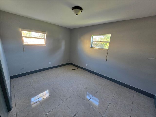 5005 STOLLS AVENUE, Tampa, FL 33615