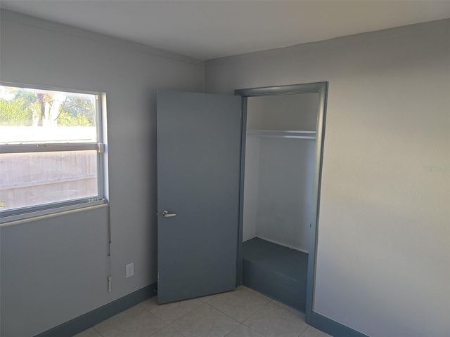 5005 STOLLS AVENUE, Tampa, FL 33615