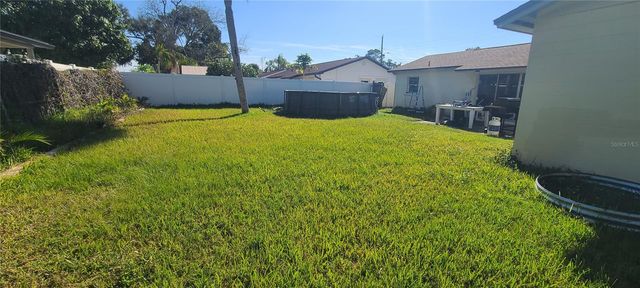5005 STOLLS AVENUE, Tampa, FL 33615