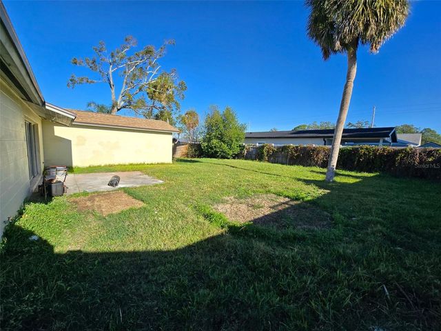 5005 STOLLS AVENUE, Tampa, FL 33615