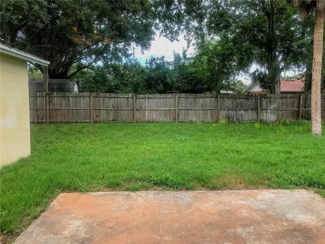 5005 STOLLS AVENUE, Tampa, FL 33615