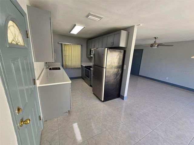 5005 STOLLS AVENUE, Tampa, FL 33615