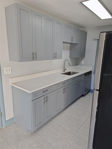 5005 STOLLS AVENUE, Tampa, FL 33615