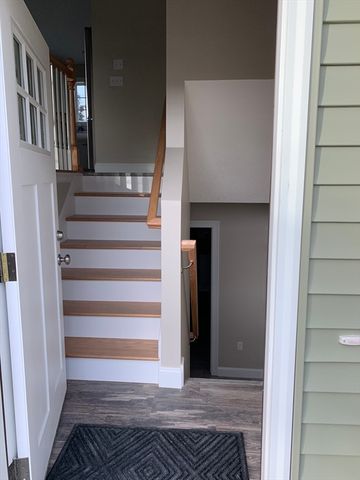 86 Beaumont Ave, Chicopee, MA 01013