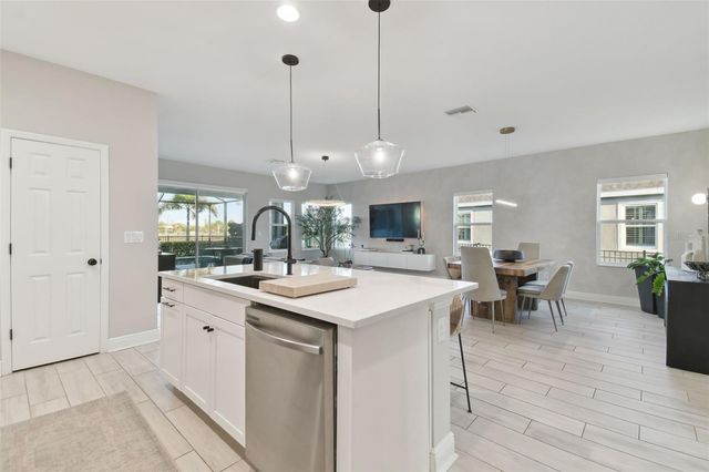 5424 SILVER SUN DRIVE, Apollo Beach, FL 33572