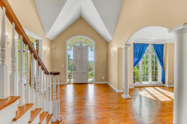 3706 Pebble Hills Dr, Fergus Falls, MN 56537